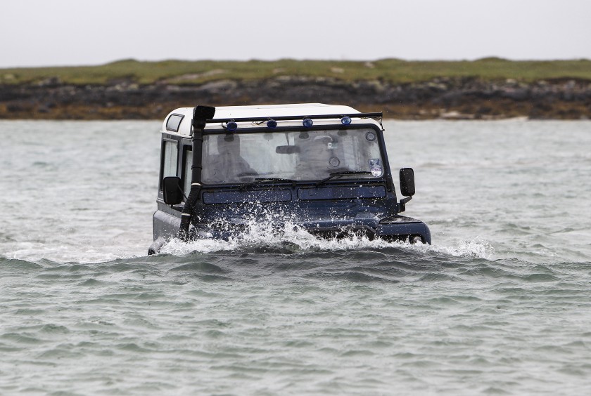 Land Rover Defender through the Atlantic Ocean (photo: Stan Papior)